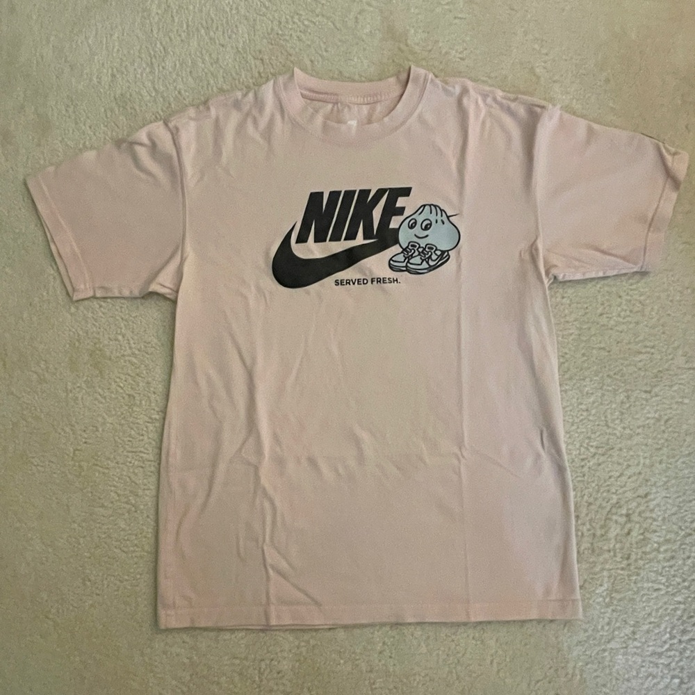Nike Men's Soft Pink Graphic Tee